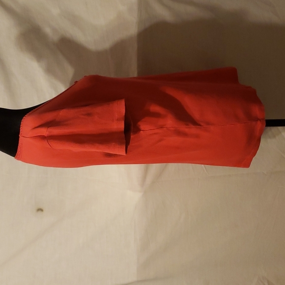 Red short sleeve top - Picture 4 of 7